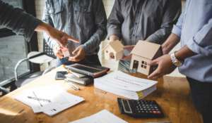 Difference-between-HFC-and-bank-Which-lender-should-you-opt-for-FB